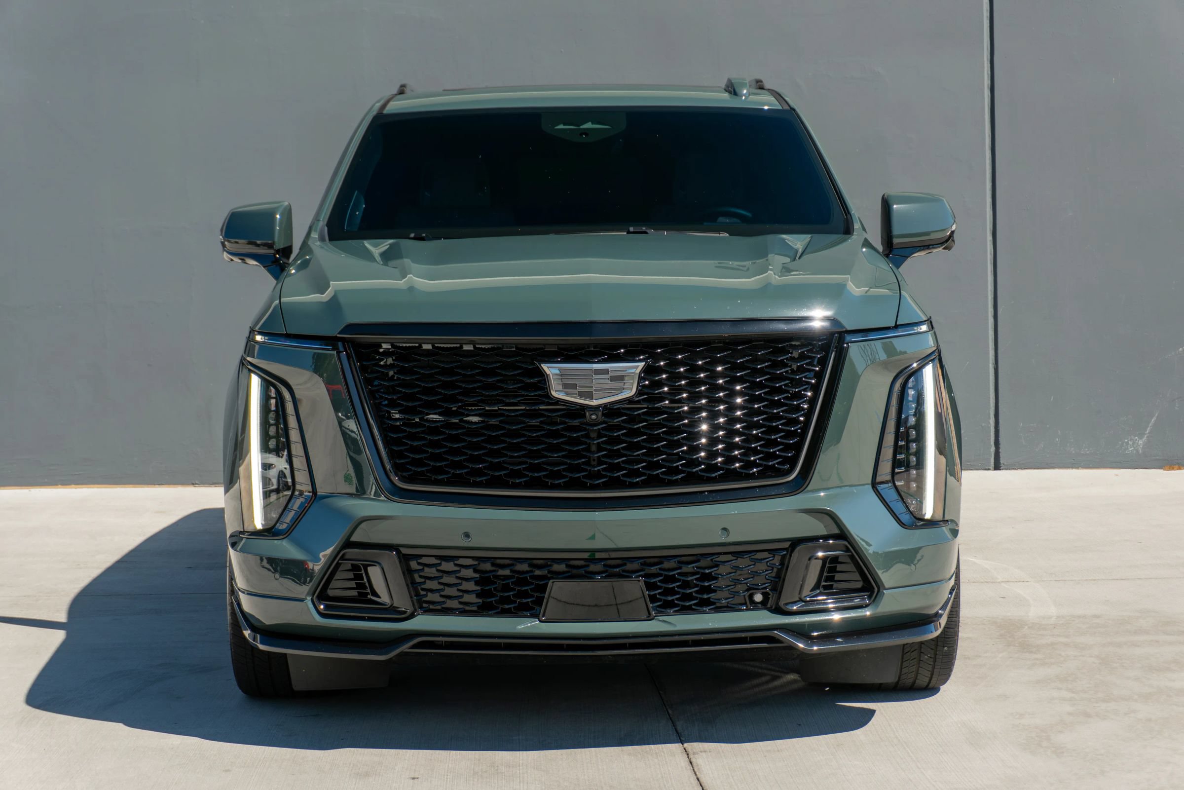 Used 2025 Cadillac Escalade V w/ LPO, ONYX Package AWD/4WD image 4