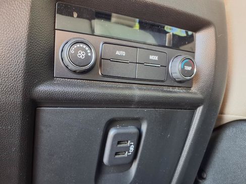 Used 2023 Chevrolet Traverse LS FWD image 21