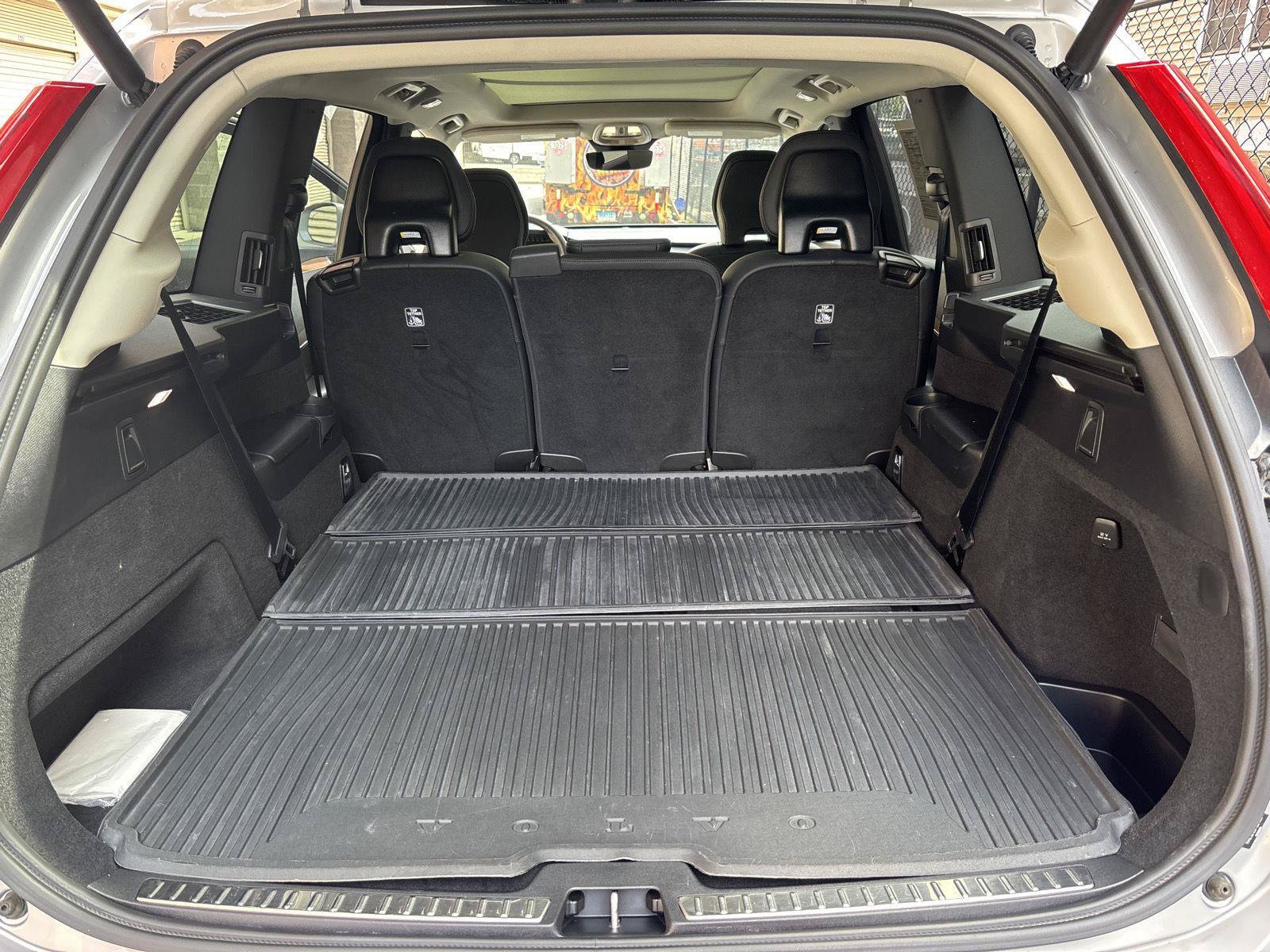 Used 2024 Volvo XC90 B5 Plus AWD/4WD image 29