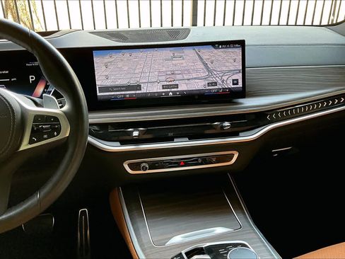 Used 2024 BMW X5 xDrive40i w/ M Sport Package image 6