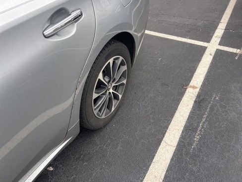 Used 2018 Toyota Avalon XLE Premium image 7