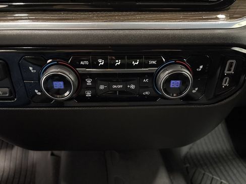 Used 2022 Chevrolet Silverado 1500 RST AWD/4WD image 23