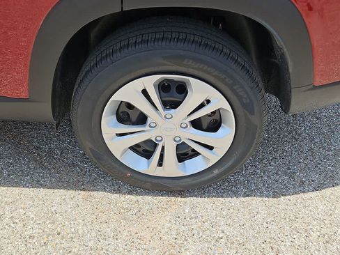 Used 2025 Chevrolet Trax LS FWD image 16