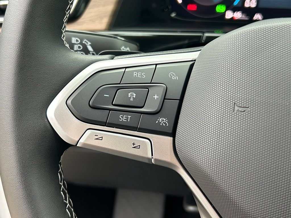 Certified 2026 Volkswagen Atlas SE FWD image 20