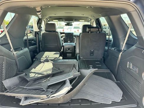 Used 2025 GMC Yukon Elevation image 9
