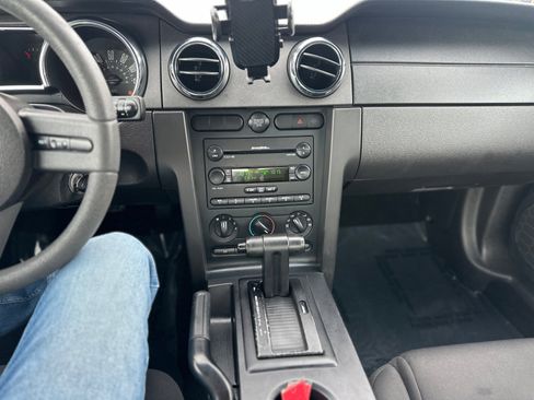 Used 2007 Ford Mustang Deluxe image 28