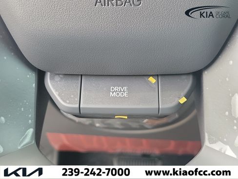 New 2027 Kia Seltos S FWD image 24