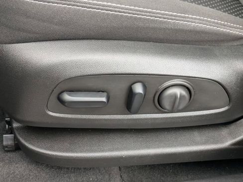 Used 2023 GMC Terrain SLE w/ Driver Convenience Package image 27