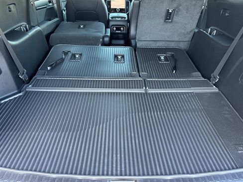 Used 2026 GMC Acadia AT4 w/ LPO, Floor Liner Package AWD/4WD image 16