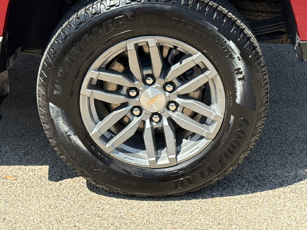 Used 2025 Chevrolet Colorado LT RWD image 10