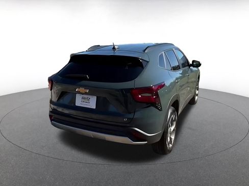 Used 2025 Chevrolet Trax LT image 14
