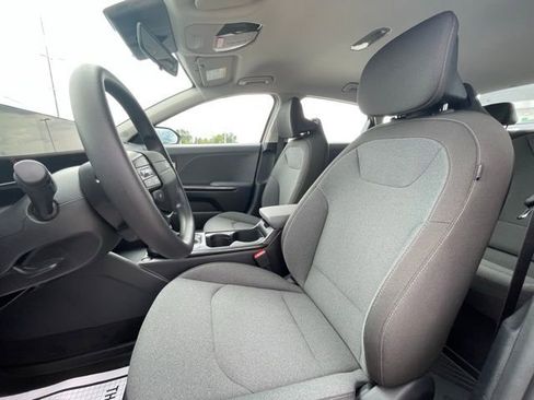 New 2025 Kia K4 LXS image 19