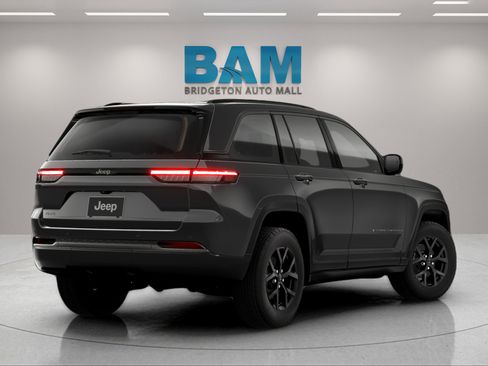 New 2026 Jeep Grand Cherokee Altitude image 6