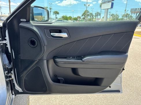 Used 2022 Dodge Charger SXT w/ Blacktop Package image 18