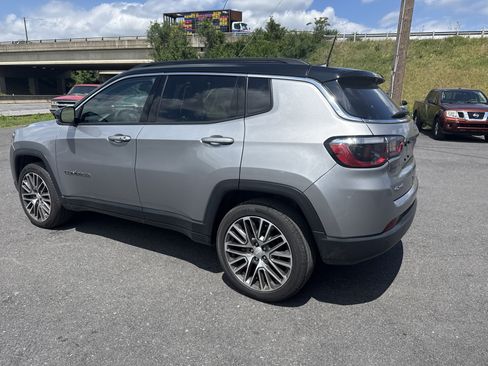 Used 2023 Jeep Compass Limited w/ Elite Group AWD/4WD image 6