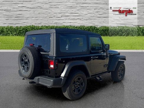 Used 2022 Jeep Wrangler Sport image 5