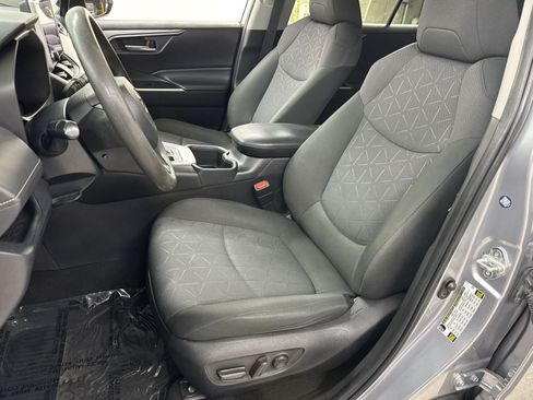 Used 2023 Toyota RAV4 XLE w/ Convenience Package AWD/4WD image 14