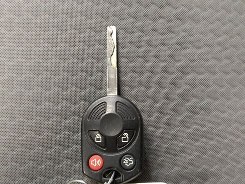 Used 2017 Ford C-MAX SE image 32