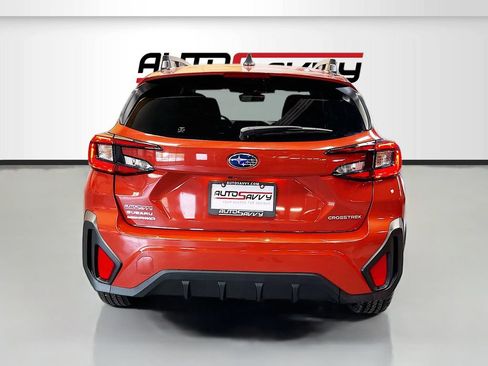 Used 2025 Subaru Crosstrek 2.5i Premium AWD/4WD image 6