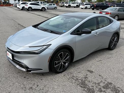 Certified 2024 Toyota Prius XLE FWD image 10