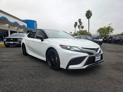 Used 2022 Toyota Camry XSE FWD image 4