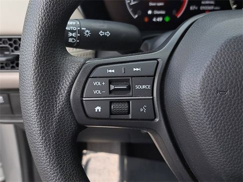 Certified 2024 Honda HR-V LX image 22