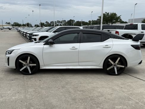 Used 2024 Nissan Sentra SR FWD image 9