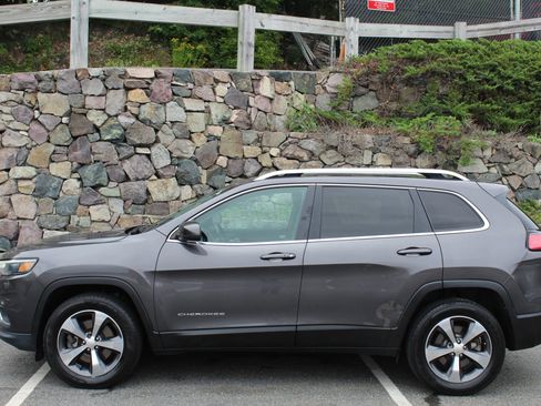 Used 2019 Jeep Cherokee Limited image 6