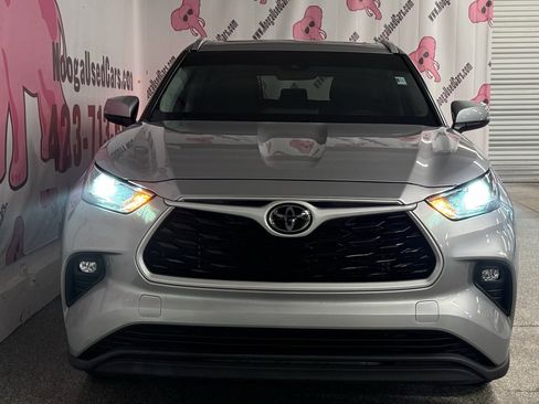 Used 2022 Toyota Highlander XLE image 6