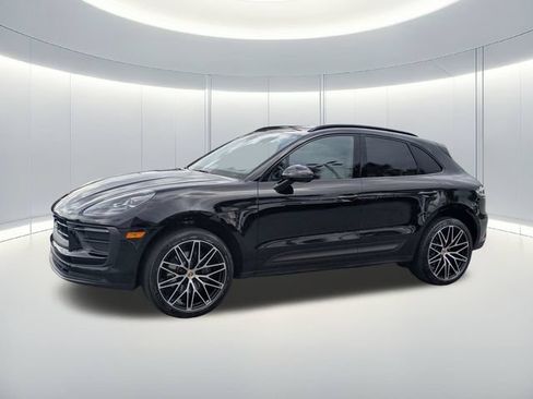 Used 2023 Porsche Macan Turbo AWD/4WD image 2