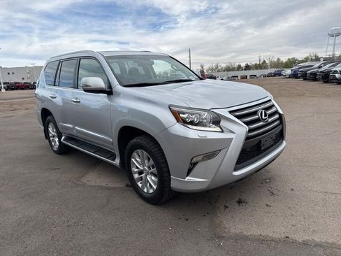 Used 2018 Lexus GX 460 Premium w/ Premium Package image 7