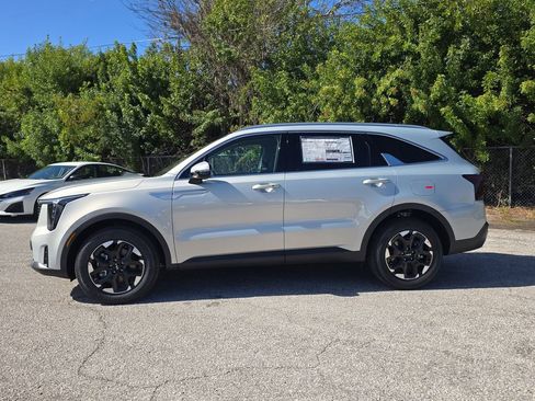 New 2026 Kia Sorento S image 5