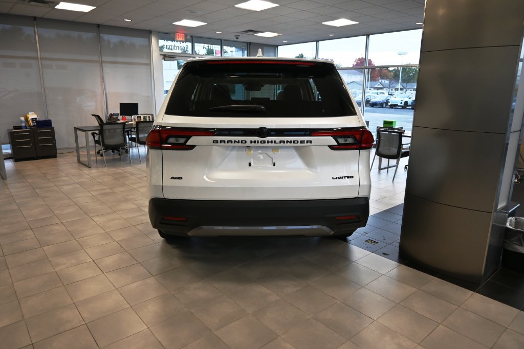 New 2026 Toyota Grand Highlander AWD image 5