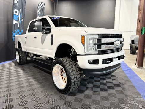 Used 2018 Ford F250 Limited image 6