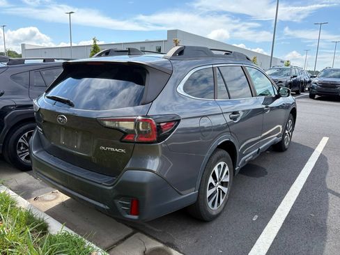 Used 2021 Subaru Outback Premium AWD/4WD image 6