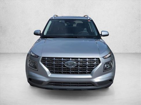Certified 2024 Hyundai Venue SEL FWD image 2