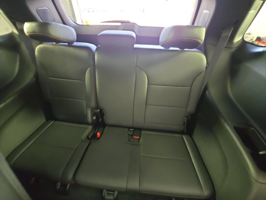 Certified 2024 Chevrolet Traverse RS AWD/4WD image 12