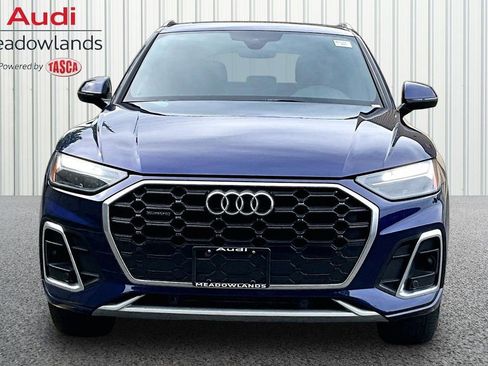 Used 2023 Audi Q5 2.0T Premium w/ Convenience Package AWD/4WD image 2