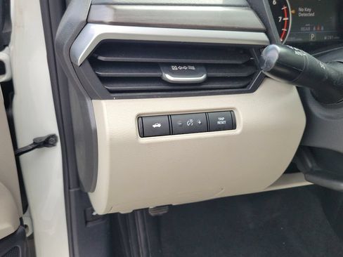 Used 2025 Nissan Altima 2.5 SV FWD image 16
