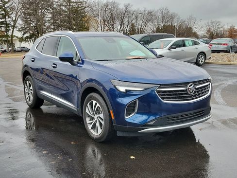 Used 2023 Buick Envision Essence image 2