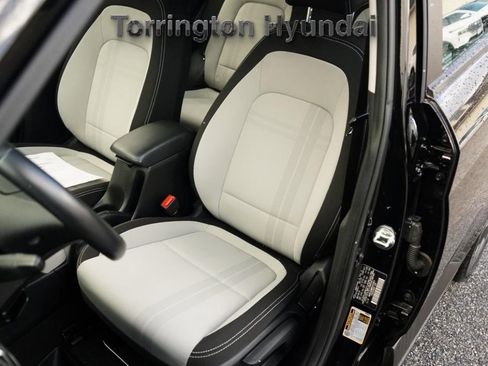 Certified 2024 Hyundai Venue SEL image 25