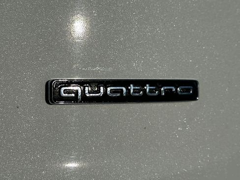 Used 2021 Audi Q5 Premium w/ Convenience Package image 32