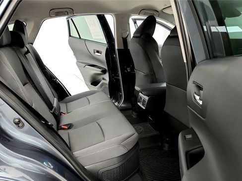 Used 2024 Toyota Venza LE image 17