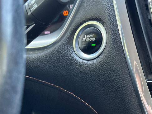 Used 2020 Chevrolet Traverse RS FWD image 26