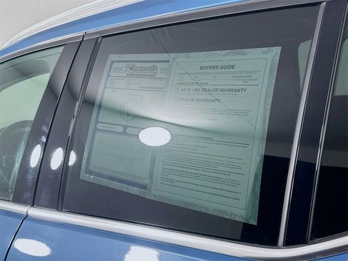 Used 2023 Volvo XC40 B4 Plus image 37