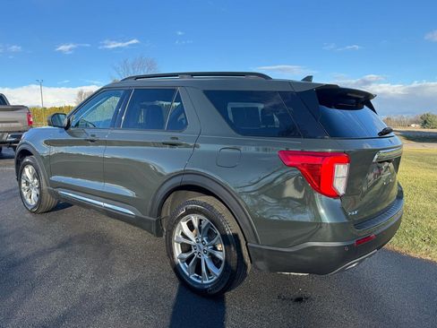 Used 2022 Ford Explorer XLT w/ Equipment Group 202A AWD/4WD image 4