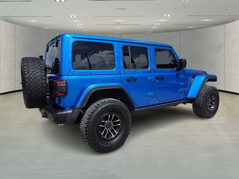 Used 2024 Jeep Wrangler Unlimited Rubicon image 3