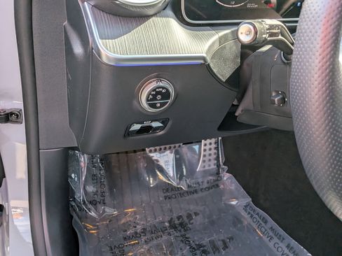 Certified 2025 Mercedes-Benz C 300 4MATIC Sedan image 14