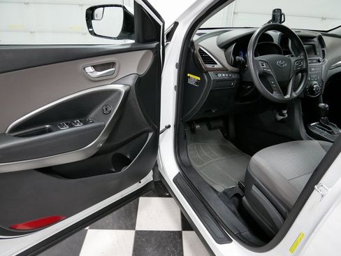 Used 2017 Hyundai Santa Fe Sport image 12