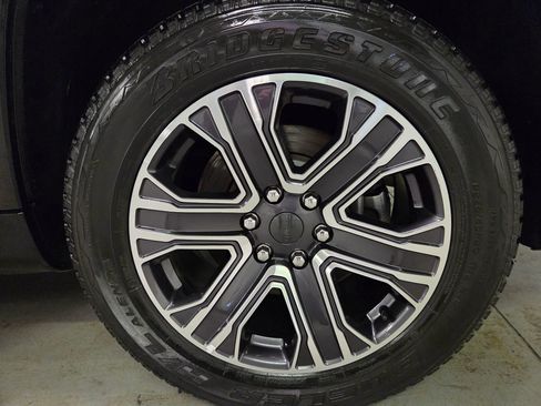 Used 2024 Jeep Wagoneer Series II w/ Flexible Seating Group image 13